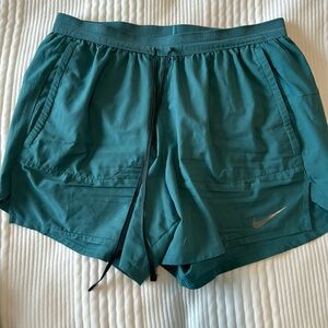 Nike Stride Men’s DriFIT 5”Brief-Lined Running Shorts.